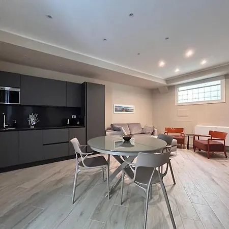 Apartment Homeby, Modern Loft *